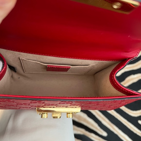 Gucci small padlock red handbag. Bought from Gucci store in Montréal - Picture 2 of 15